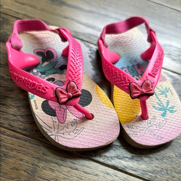 Havaianas Pink Sandals w/ Decorative Elements free shipping minnie mouse US6 EUC - Picture 2 of 9